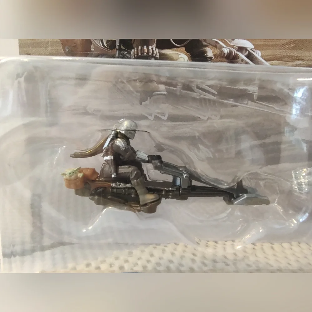 Hot Wheels Starships The Mandalorian Speeder, Razor Crest The Child & Hover Pram